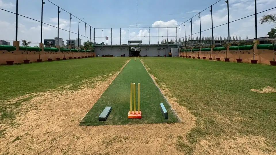 Street Style Box Cricket — Cricket in Najafgarh, Delhi